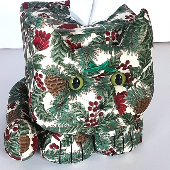 Christmas CAT Tissue Box Holder Green & Red Holly - Picture 2 of 6